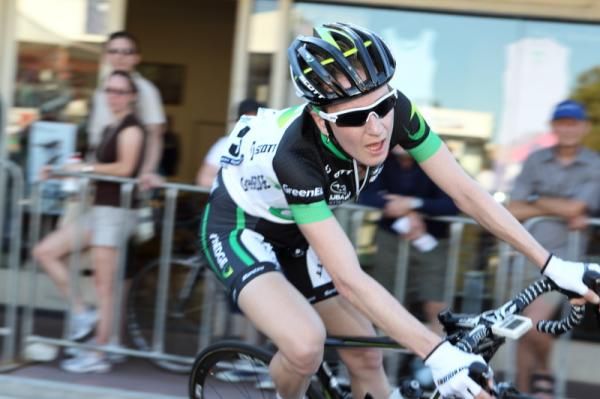 Judith Arndt (GreenEDGE-AIS) chased the leading pair.