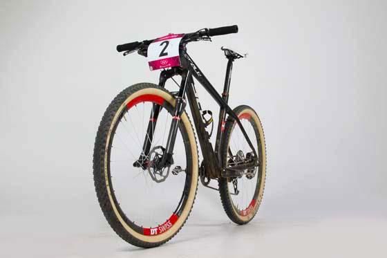 Nino Schurter (Switzerland) raced a Scott Scale 700 with 650B wheels.