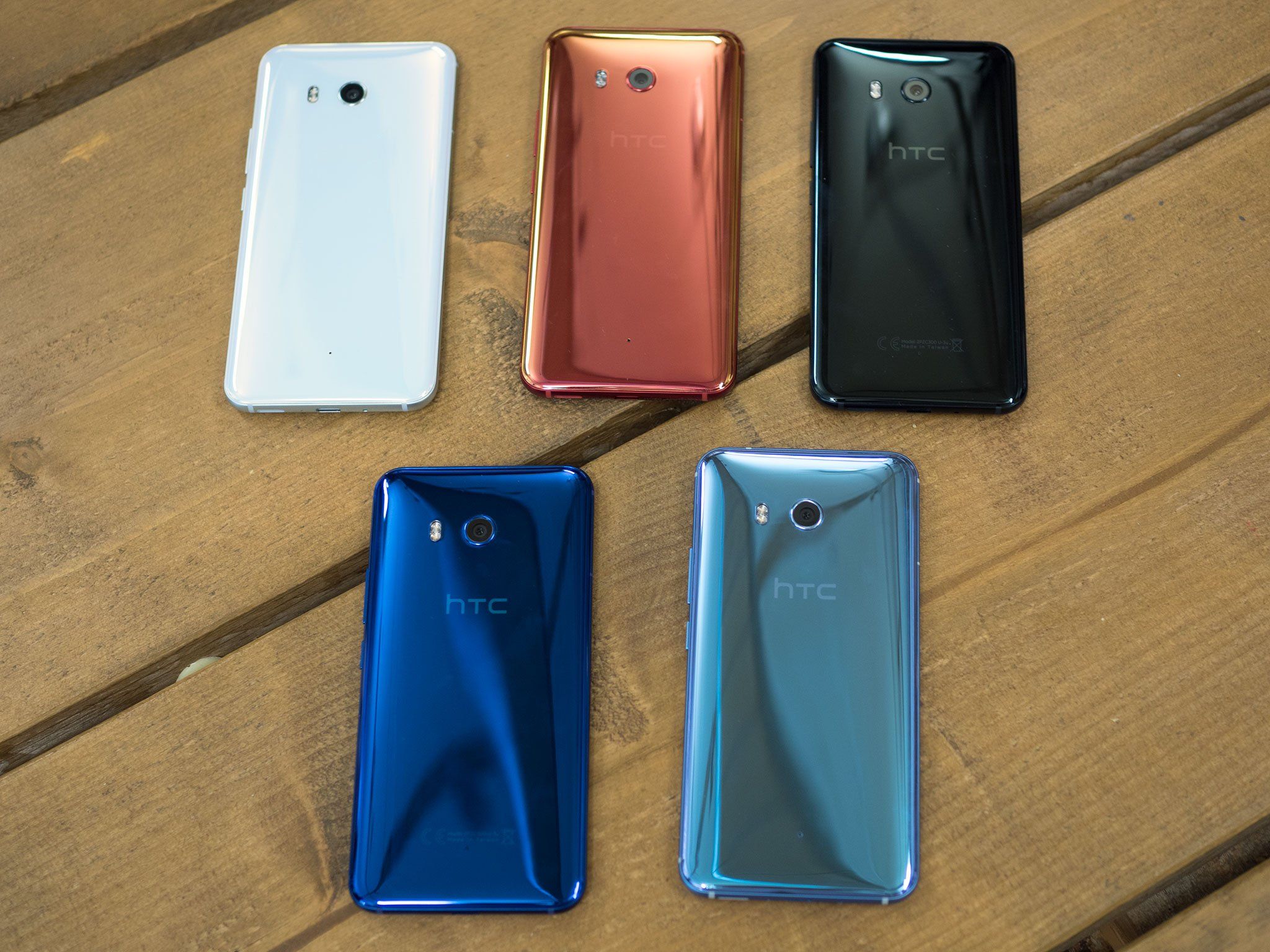 What color HTC U11 should you buy: Black, blue, silver, white or