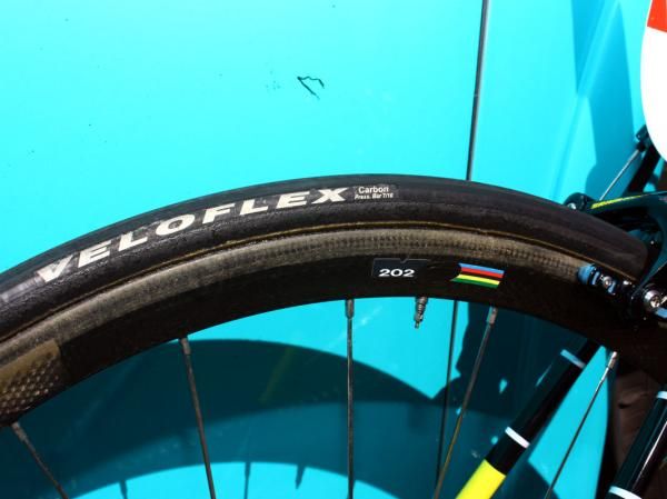 Veloflex Carbon tyres - and tires that are badged otherwise but look like suspiciously like Veloflex Carbon ones - are a popular choice in the peloton.