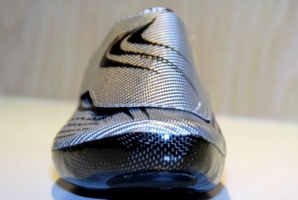 The size 46 Cyclingnews was shown weight just under 220 grams per shoe, but a size 41 will be closer to 160 grams.