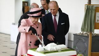 queen elizabeth cake