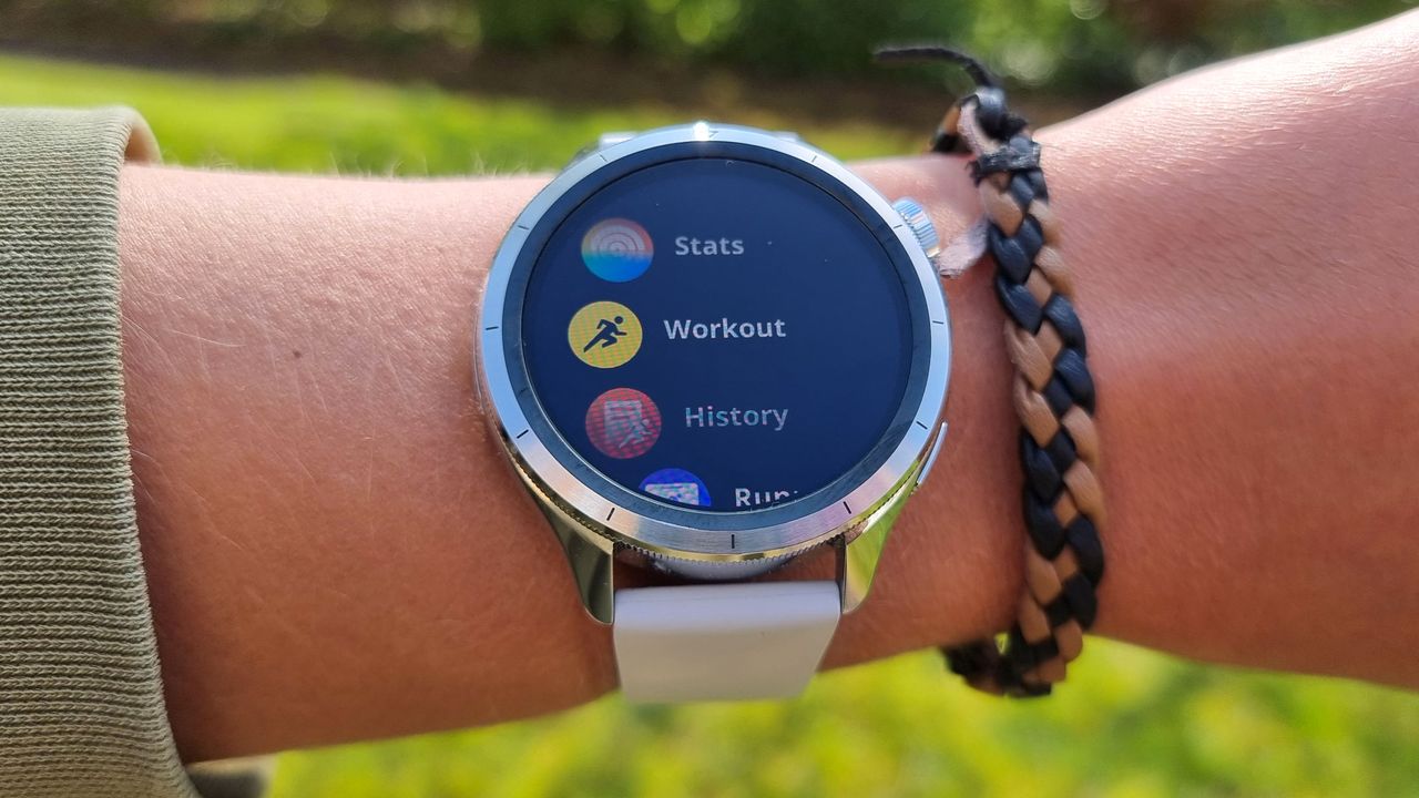 The Xiaomi Watch S4, a close-up picture of the display