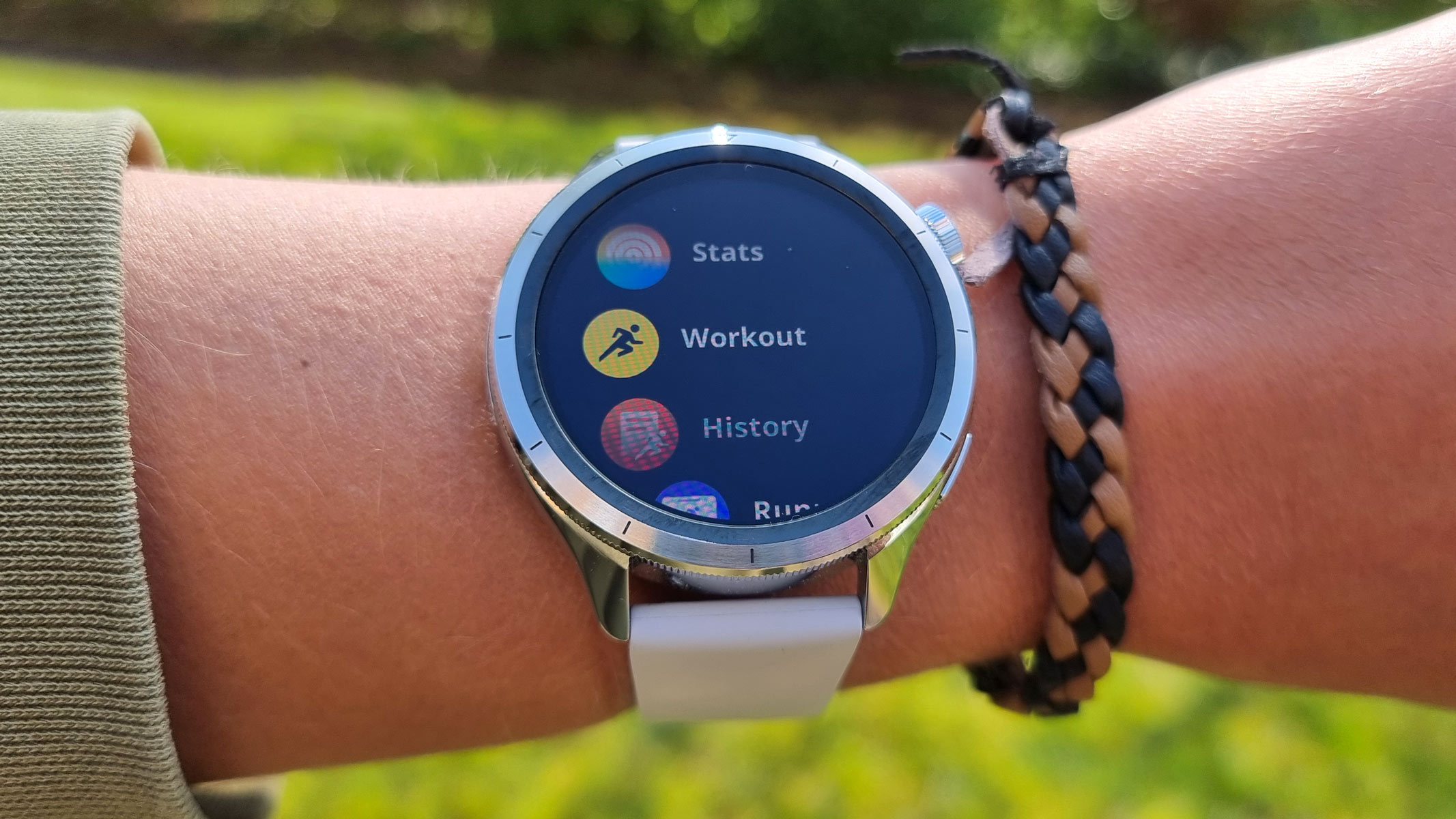 The Xiaomi Watch S4, a close-up picture of the display