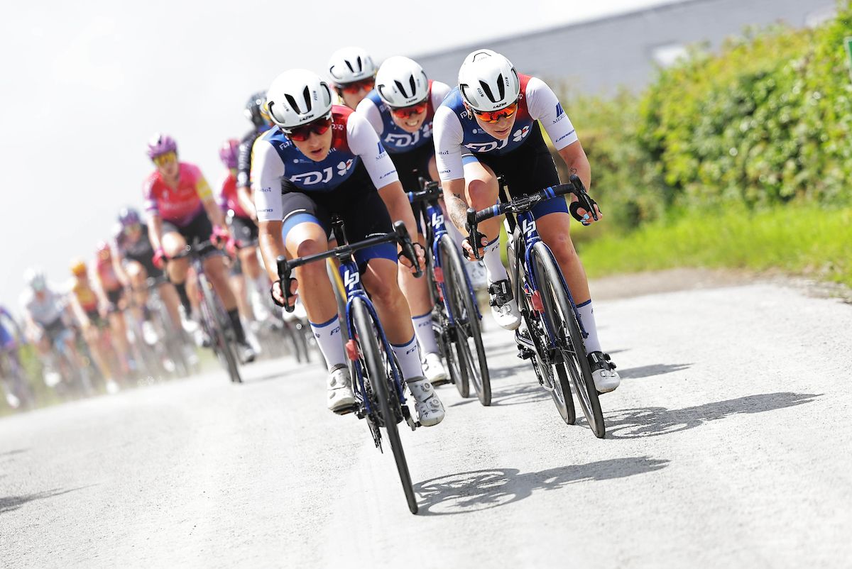 Picture by Alex Whitehead/SWpix.com - 10/06/2022 - Cycling - The Women&acirc;s Tour 2022 - Stage Five - Pembrey Country Park to The Black Mountain, Wales - Team FDJ Nouvelle Aquitaine Futuroscope leading the peloton