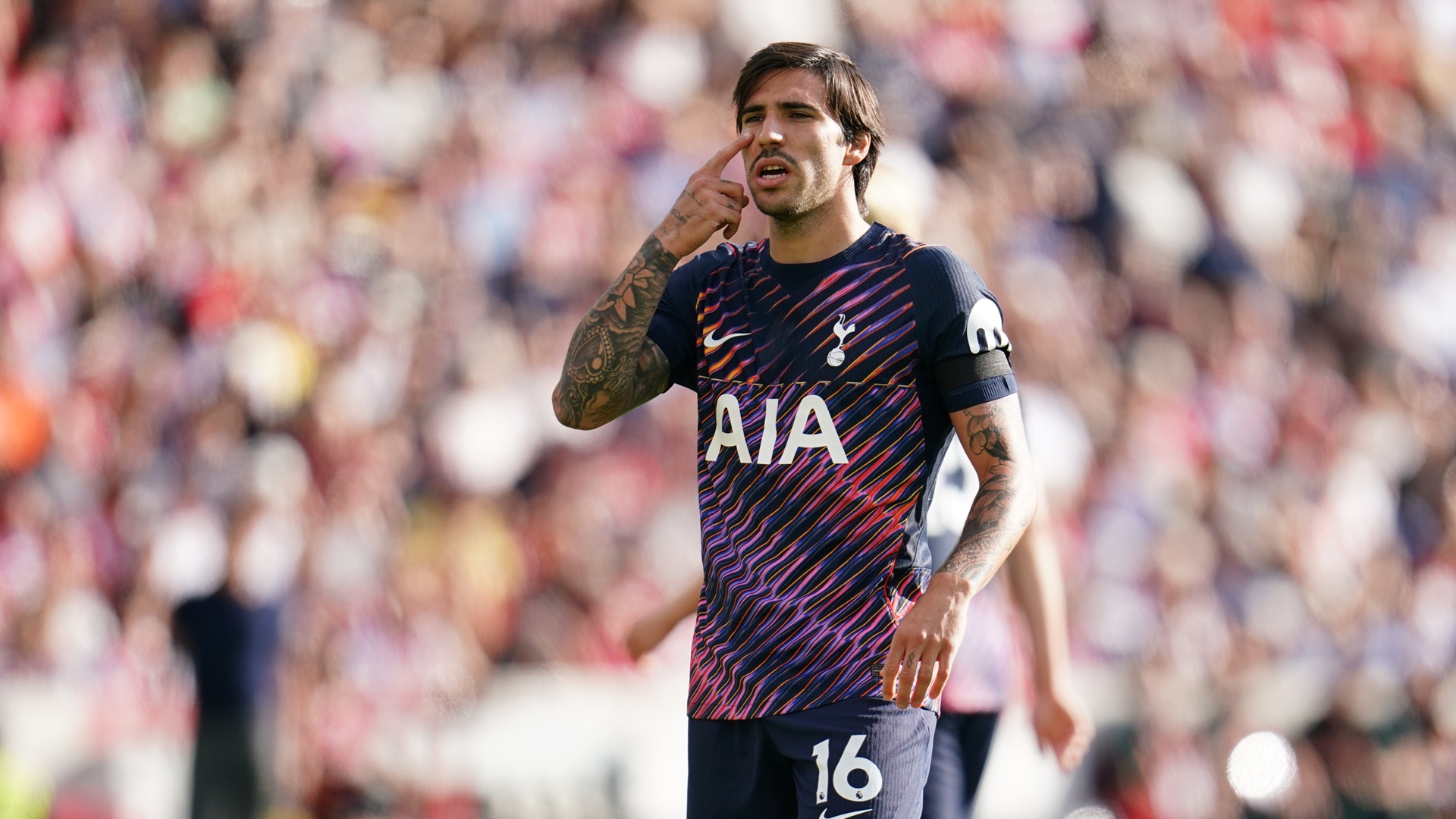 Sandro Tonali of Tottenham Hotspur during the Premier League match between Brentford and Tottenham Hotspur at Gtech Community Stadium in London, United Kingdom, on August 22, 2026. (Photo by Harvey Murphy/News Images/NurPhoto via Getty Images)