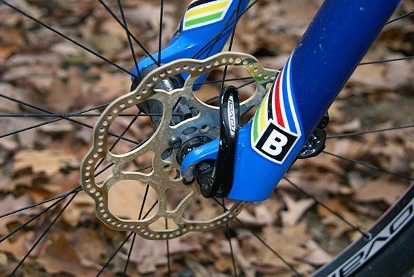 &hellip;but prefers the better modulation of the Carbon-Ti titanium rotor up front.