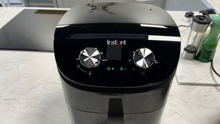 The display interface on the Instant Essentials 4 Quart Air Fryer