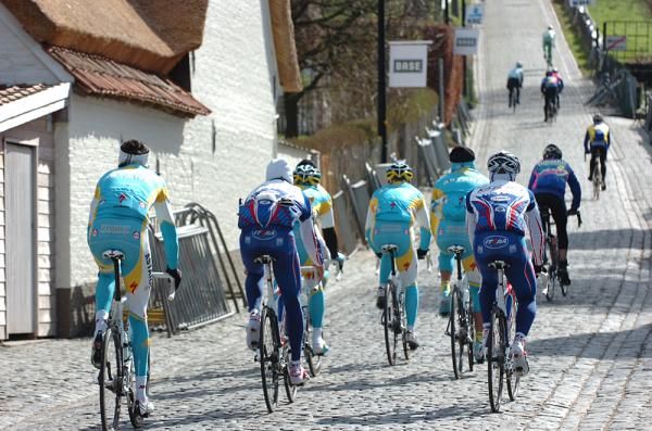 Astana and Katusha approach the base of the Koppenberg