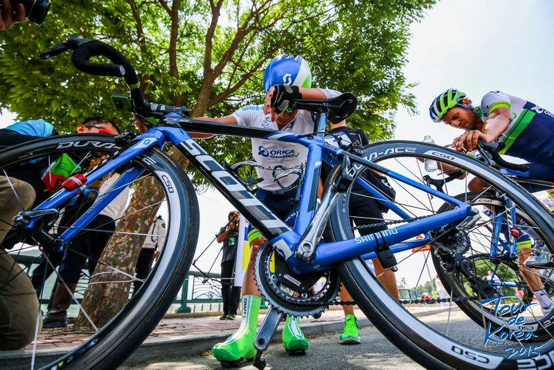 The effort of Caleb Ewan's stage 3 victory...