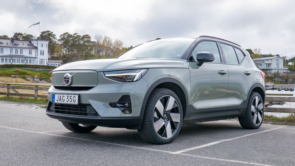 Volvo XC40 Recharge (2024) first drive: more range, more power, same ...