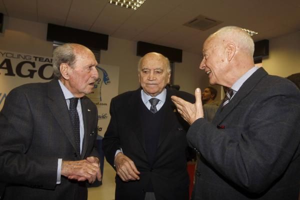 Fiorenzo Magni and Alfredo Martini locked in conversation at the Colnago presentation.