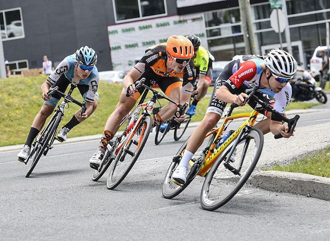 Jonathan Brown (Hagens Berman Axeon) leads Pier-Andre Cote (Silber Pro Cycling)