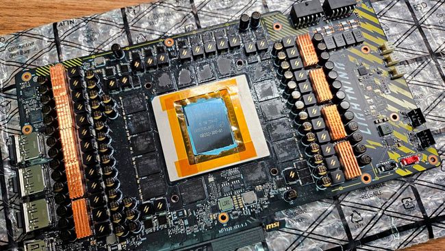 RTX 5090 Lightning Của MSI Phá Kỷ Lục GPU Trước Ngày Ra Mắt Với Thiết Kế Khiến Giới Ép Xung Choáng Váng