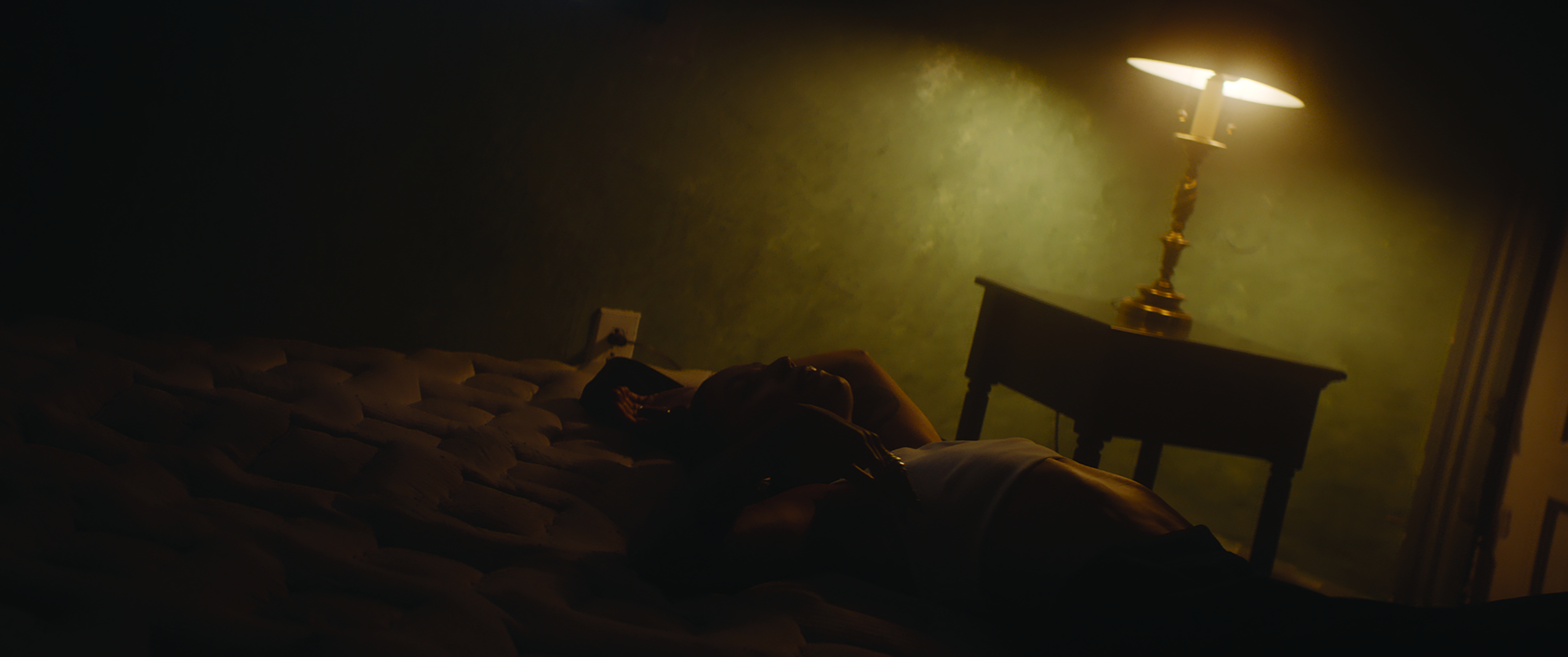 For a recent music video, the author had a few natural looks inside different rooms where the lighting started out as more subtle and then began to pulse with the beat.