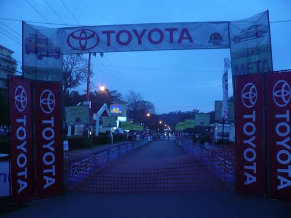 The start line, early in the morning before the racers were all lined up.