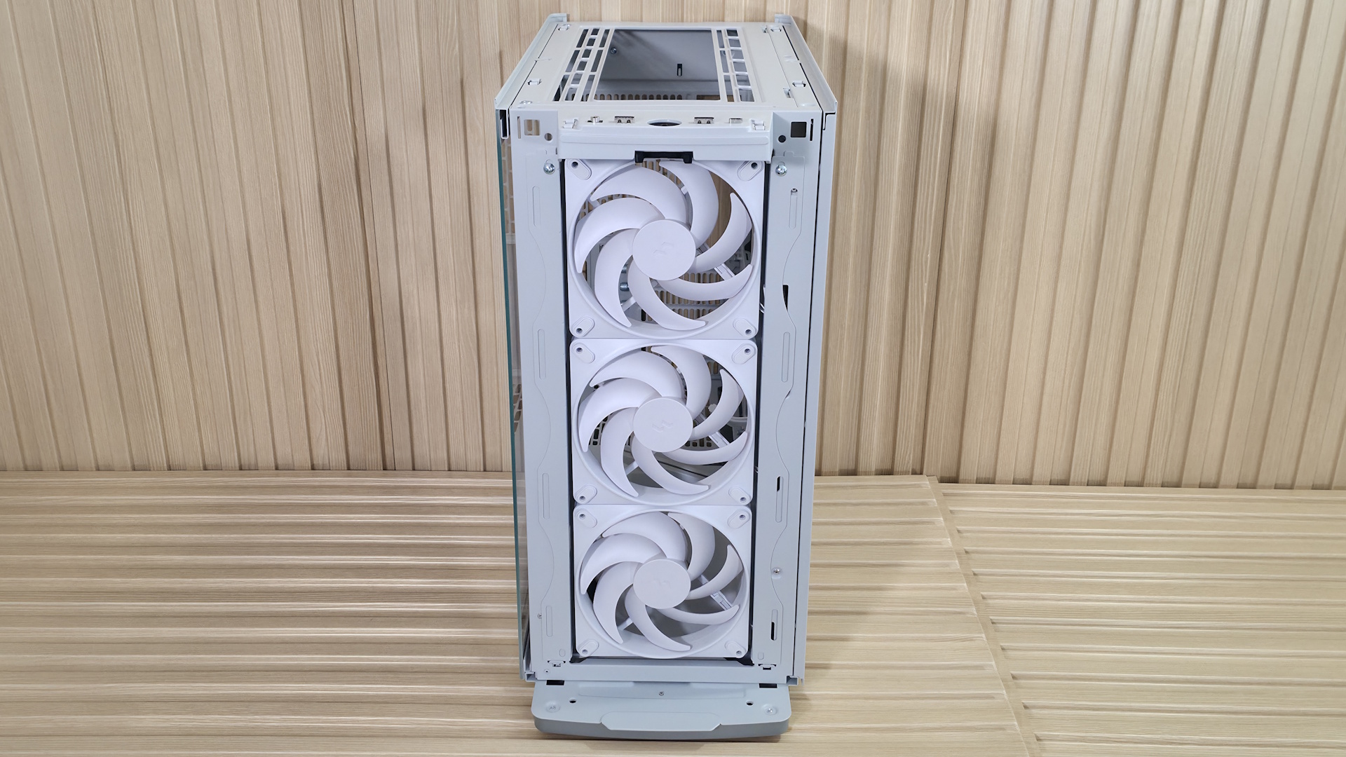 Fractal Define One - Inside