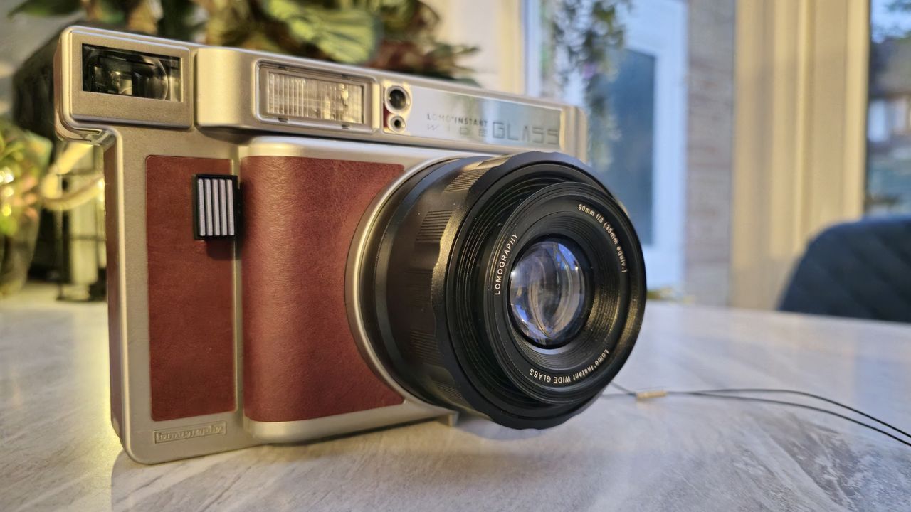 Lomo&rsquo;Instant Wide Glass review