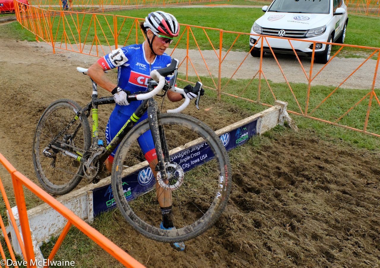 Katerina Nash (Cliff Pro Team) striding over the barriers with two laps remaining