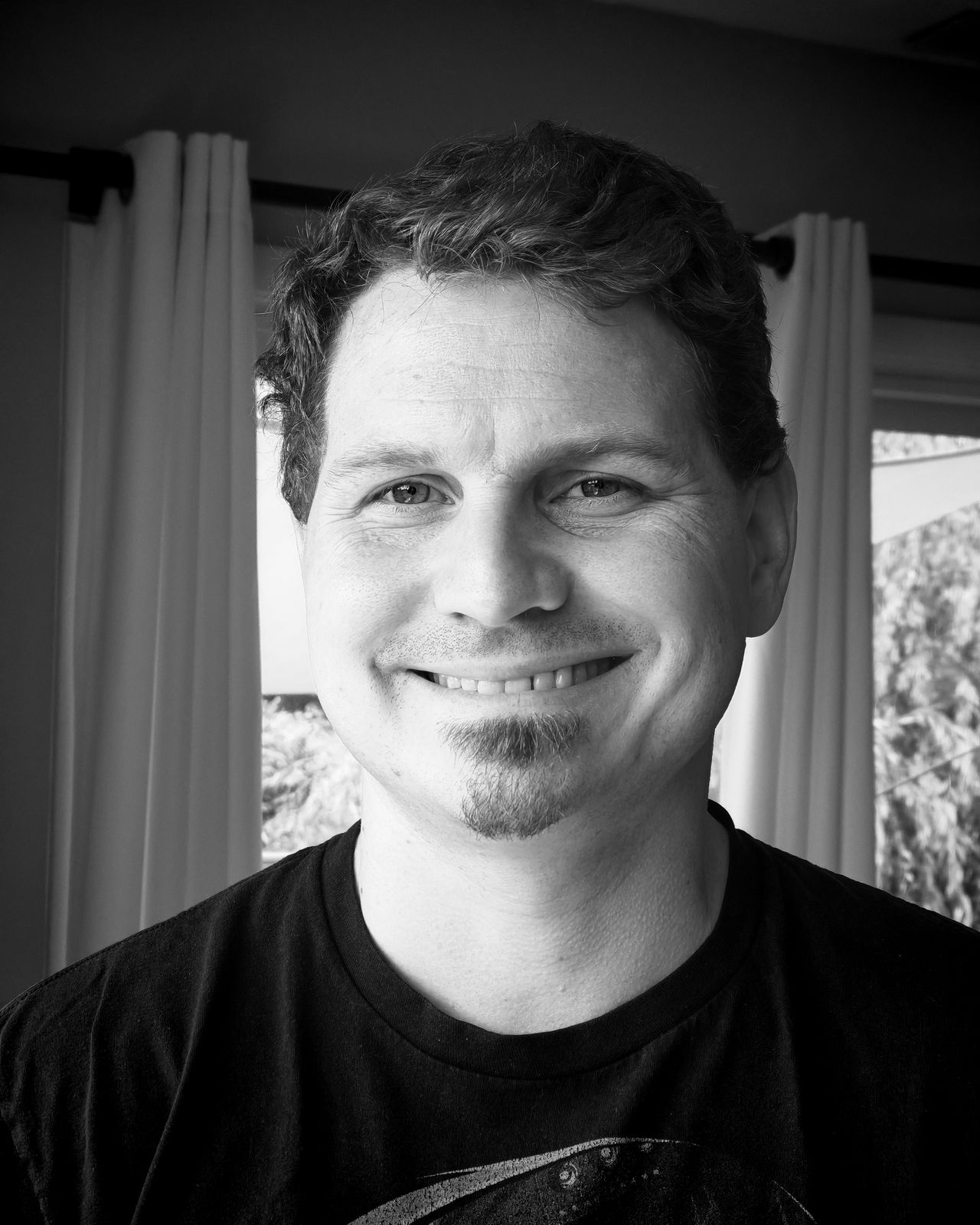 Harcourt black and white portrait mode comparisons on the Honor 200 Pro