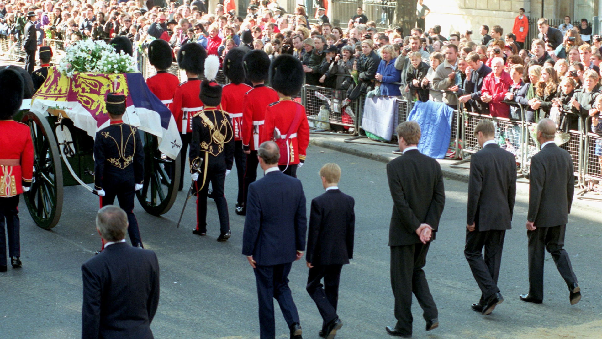 Prince William, Prince Philip, Prince Charles, Prince Harry and Earl Spencer walking behind Princess Diana&#039;s coffin