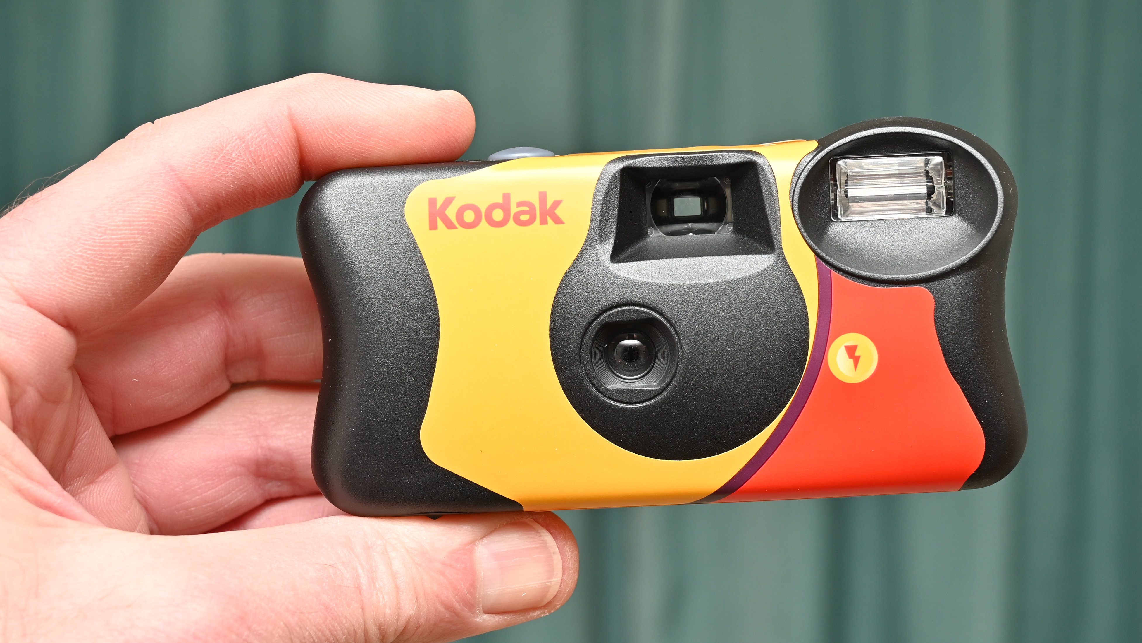kodak 3920949 Fun Saver Single Use Camera with Flash (Yellow/Red) 