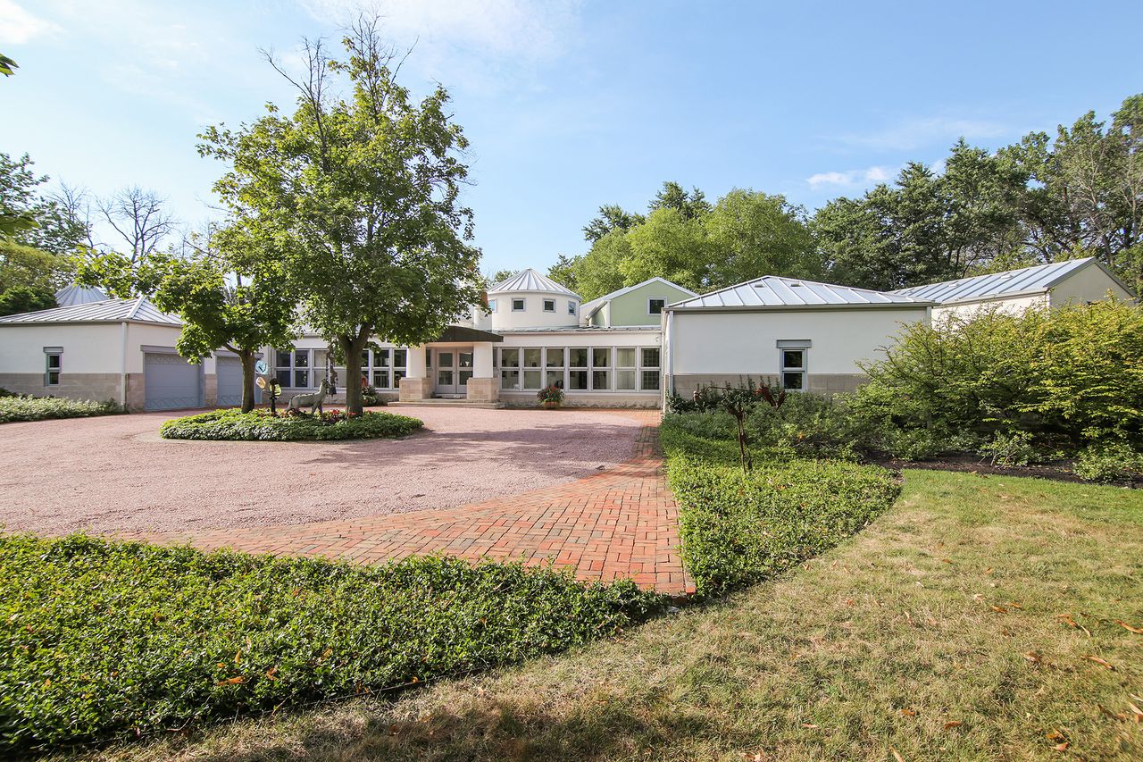 Here are 7 '80sera homes for sale The Week