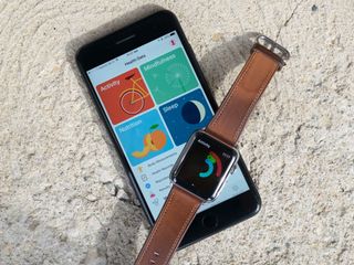 How to sync activity from apple watch hot sale to iphone