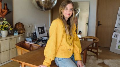 Lizzie grover rad at home in L.A.