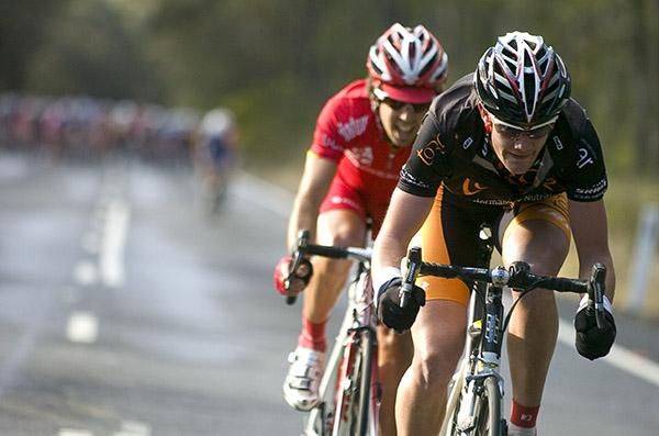 Luke Fetch (Bass Coast Shire) and Lachlan Norris (Drapac Porsche) sneak away from the peloton in the final twenty-five kilometres.