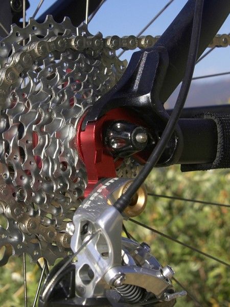 Even the replaceable derailleur hanger is far burlier-looking than we're used to seeing