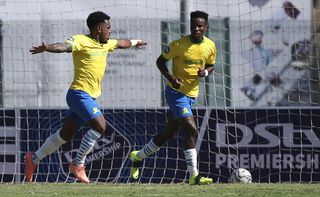 Kermit Erasmus of Mamelodi Sundowns celebrates goal with Themba Zwane