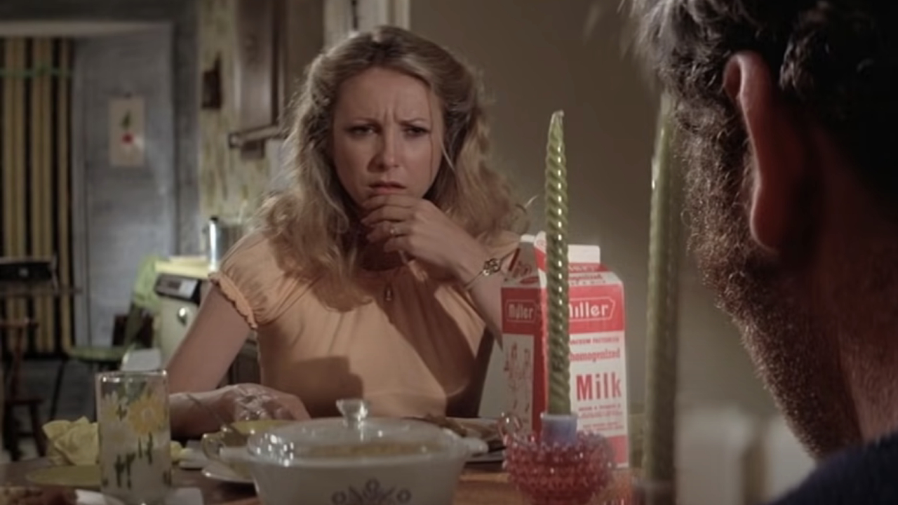 Teri Garr as Ronnie Neary is concerned about Roy's behavior in Close Encounters of the Third