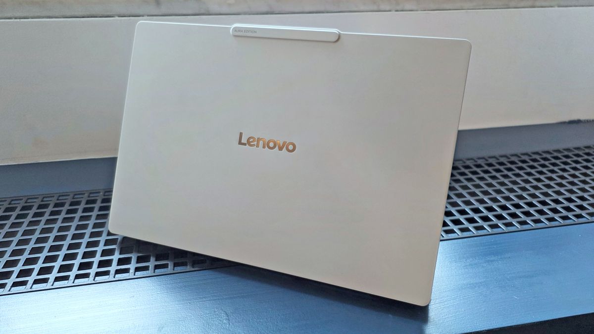 Lenovo Yoga Slim 7i Ultra Aura Edition