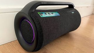 Sony SRS-XG500 review: speaker from the side with lights