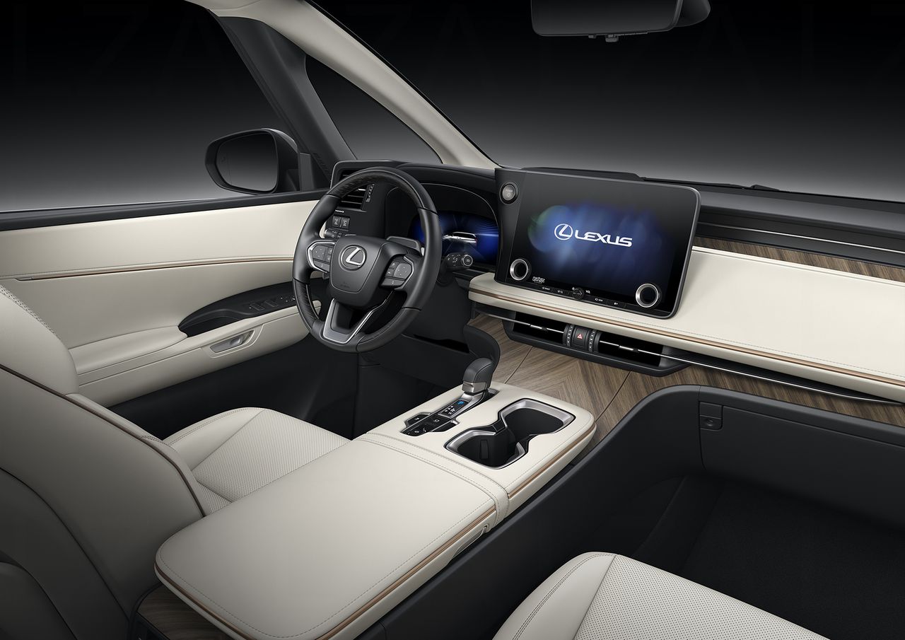 Lexis LM luxury people mover