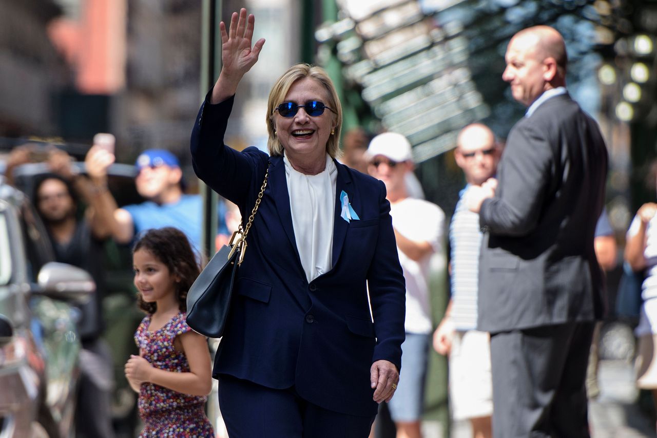 Hillary Clinton outside her daughter&amp;#039;s home in New York