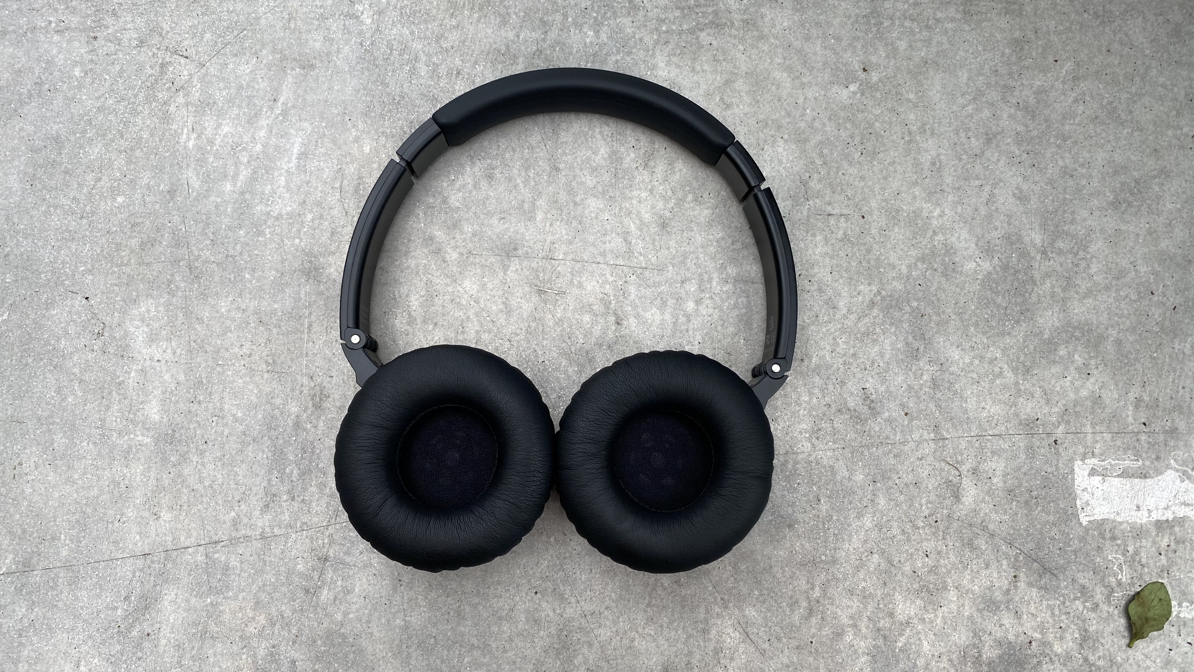 the soundmagic p23bt wireless over-ear headphones