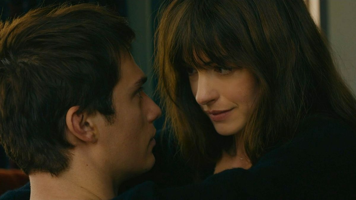 Anne Hathaway and Nicholas Galitzine in The Idea of You