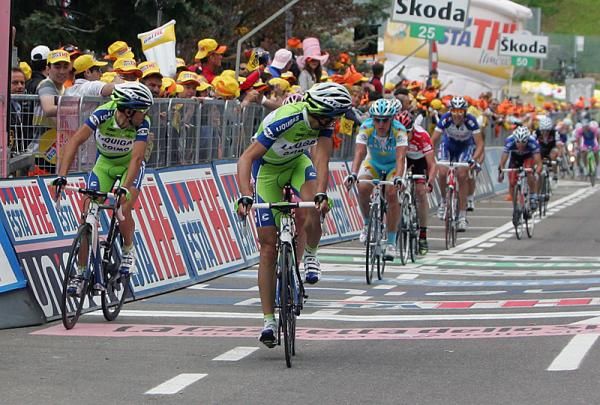 Liquigas - Doimo teammates Vincenzo Nibali and Ivan Basso look back to see if they've gapped any of the GC favourites in the stage finale.