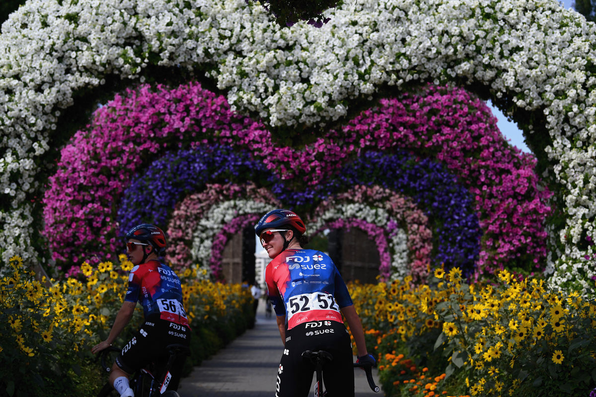 A floral starting location for the UAE Tour Women 2024