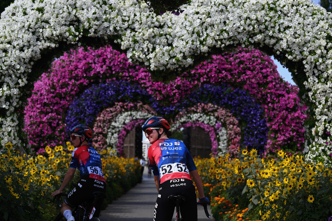 A floral starting location for the UAE Tour Women 2024