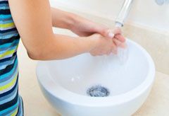 Washing hands - World News - Marie Claire