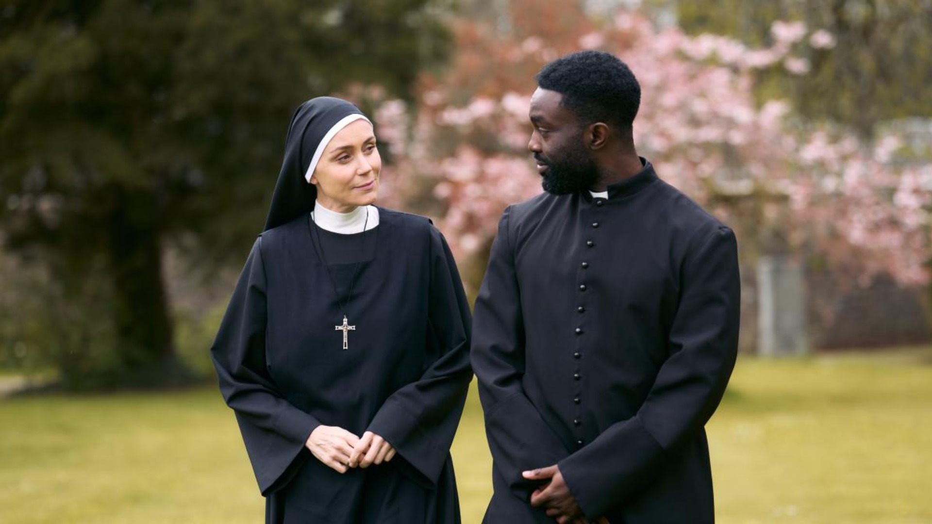 Keeley Hawes and Paapa Essiedu in Falling