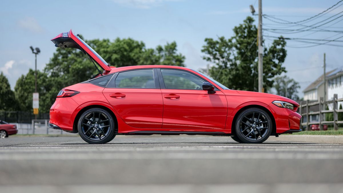 2025 Honda Civic Sport Hatchback Hybrid test drive.