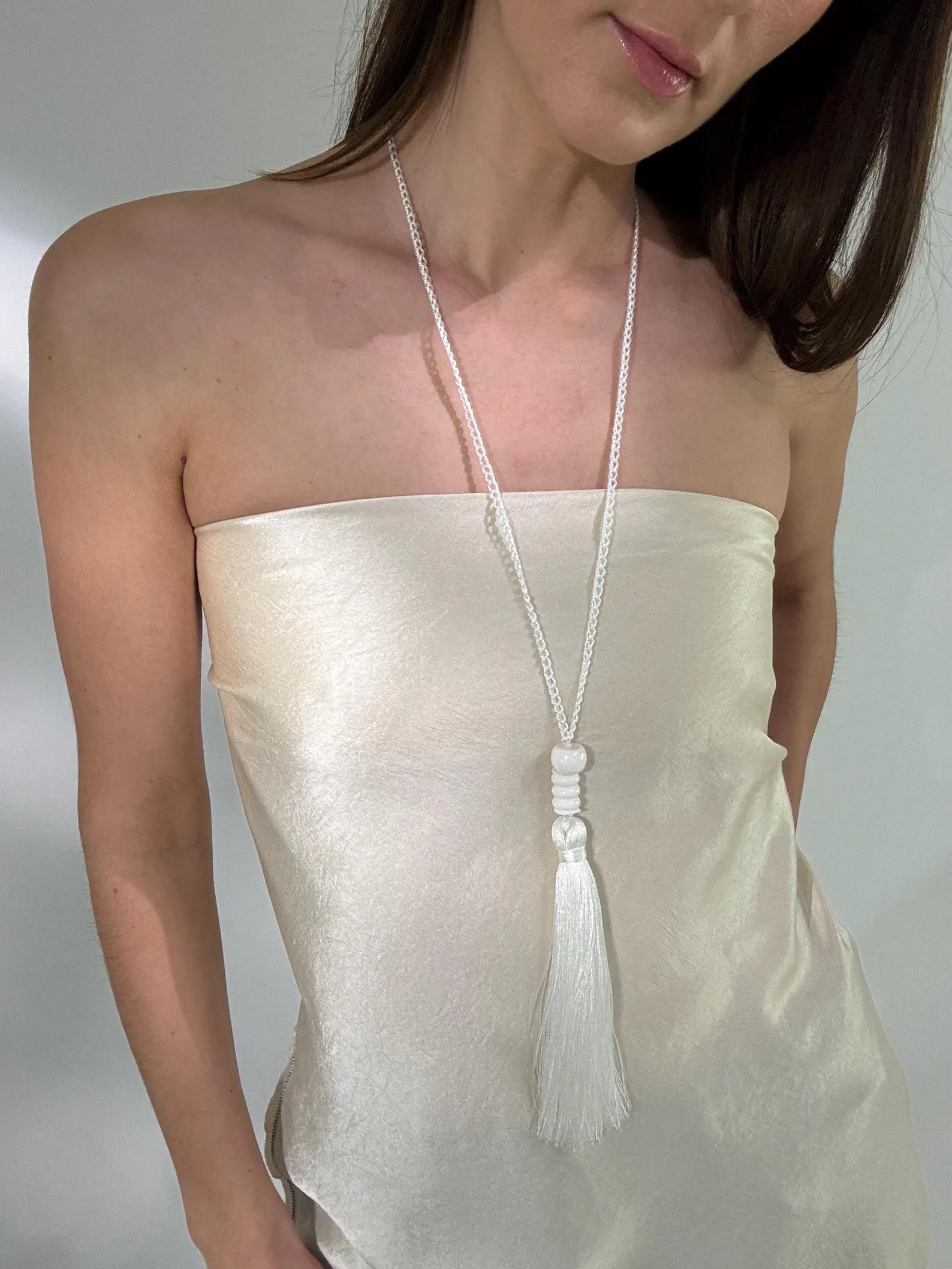 Totore Vintage Studio, White Necklace With Gemstone and Tassel