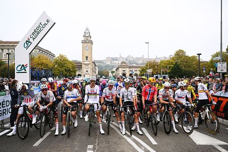 BERGAMO, ITALY - OCTOBER 10: (L-R) Quinn Simmons of United States and Team Lidl - Trek, Isaac Del Toro of Mexico and UAE Team Emirates - XRG, Remco Evenepoel of Belgium and Team Red Bull - BORA - hansgrohe, Brandon McNulty of United States - World Champion Jersey, Jan Christen of Switzerland and UAE Team Emirates - XRG, George Bennett of New Zealand and Team NSN Cycling, Anders Skaarseth of Norway and Team Uno-X Mobility, Michael Gogl of Austria and Team Alpecin - Premier Tech, Vicente Rojas of Chile and Team Bardiani CSF 7 Saber, Marcel Camprubi of Spain and Team Pinarello Q36.5 Pro Cycling Team and a general view of the peloton prior to the 120th Il Lombardia 2026 a 239km from / #UCIWT / Bergamo to Como on October 10, 2026 in Bergamo, Italy. (Photo by Dario Belingheri/Getty Images)