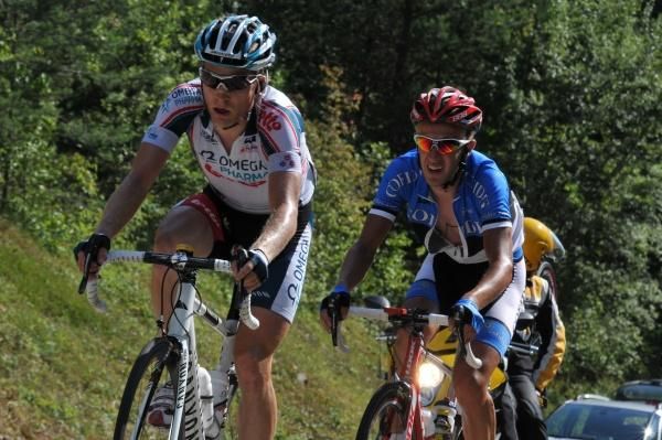 Riders try to bridge up to the break on the first climb.