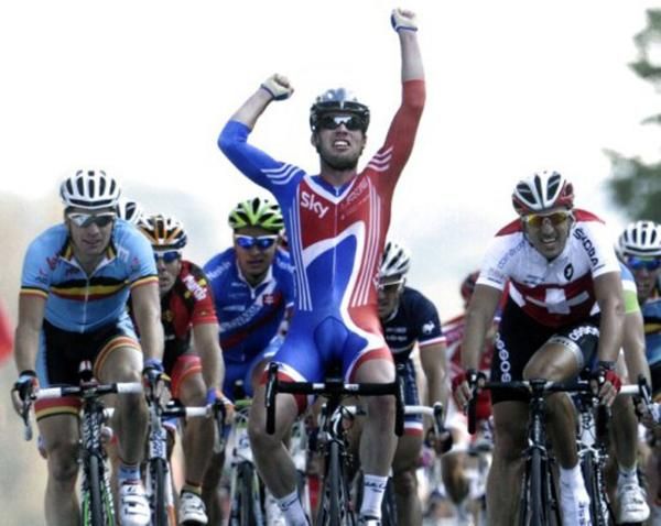 Mark Cavendish (Great Britain) wins the sprint