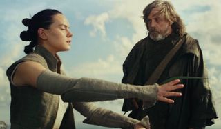 Star Wars: The Last Jedi Luke psyches out Rey with a palm